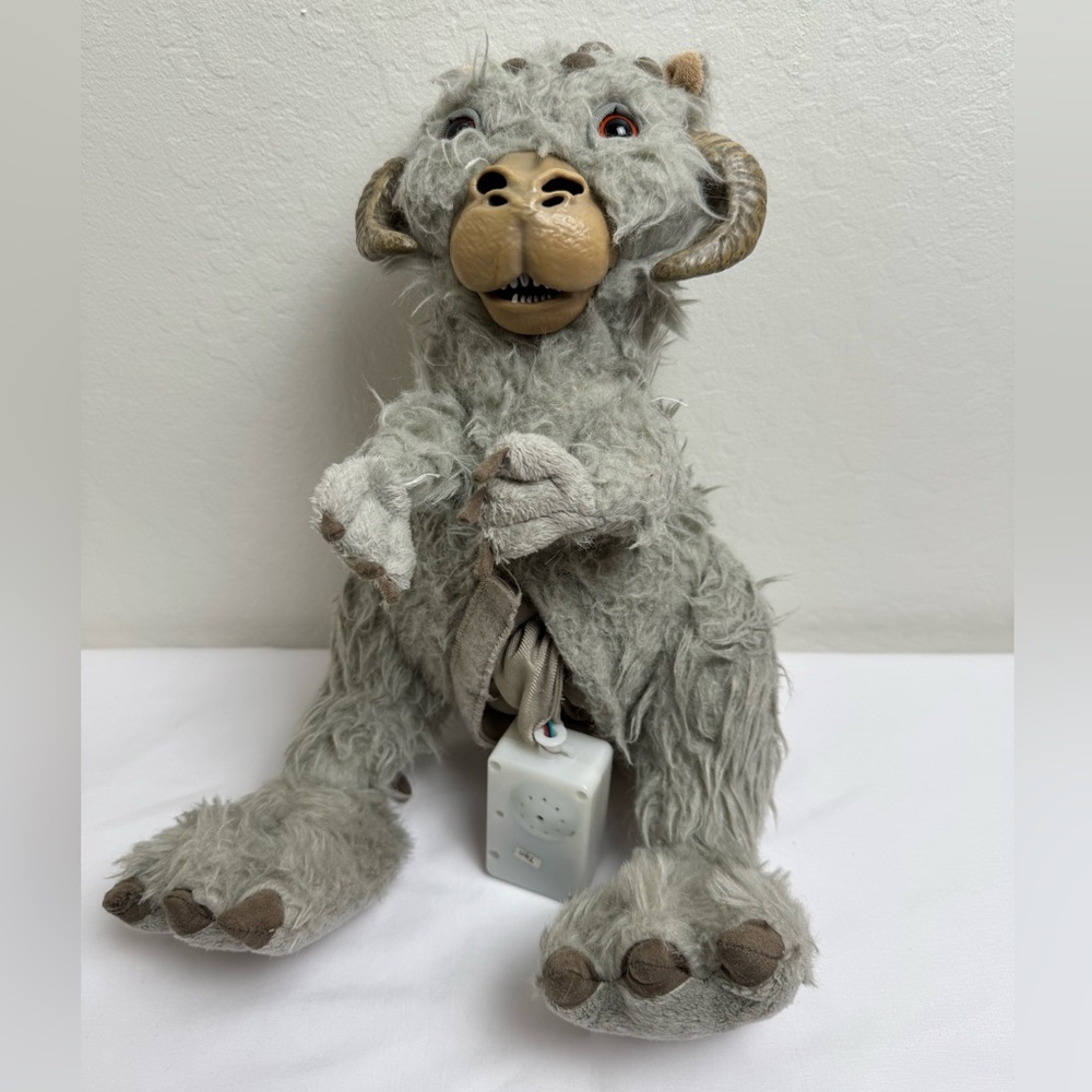 Disney Parks Star Wars Galaxys Edge Tauntaun Poseable Talking Plush Creature
